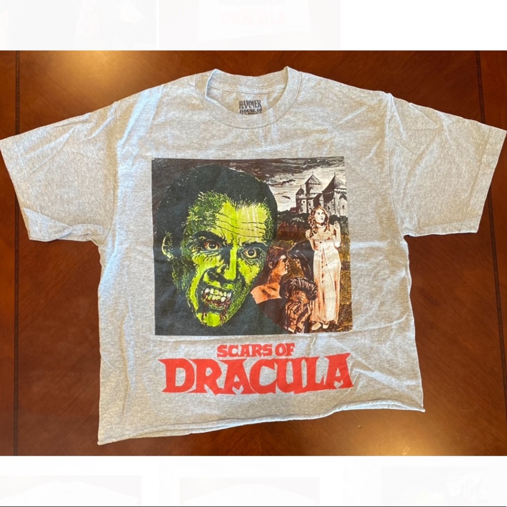 Dracula Cropped Graphic Tee🩸